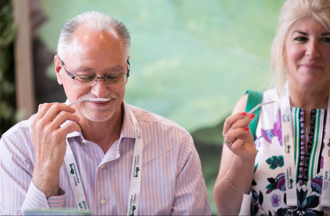 香精與香料(19)-香精的分類、配制與調(diào)和