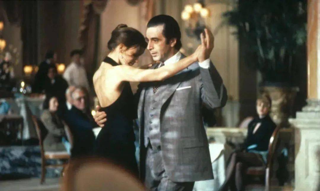 宅在家用精油自制香水，調(diào)出自己喜歡的味道！