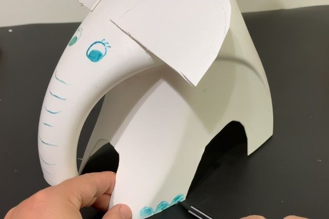 洗衣液桶不要扔，這樣簡單剪幾刀，成品美觀又實用，太棒了