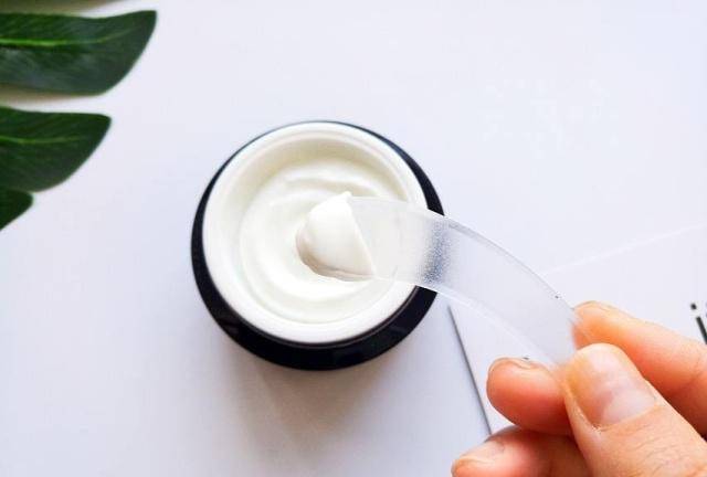 膏霜類護(hù)膚品對(duì)香精和香氣的要求