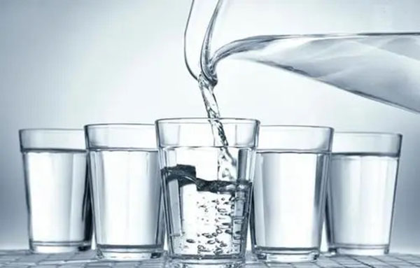 一杯涼白開，給你溫暖的家